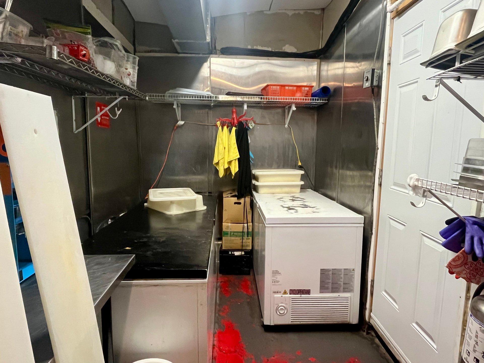 









367


Av. du Mont-Royal E.

,
Montréal (Le Plateau-Mont-Royal),




QC
H2T1R1

