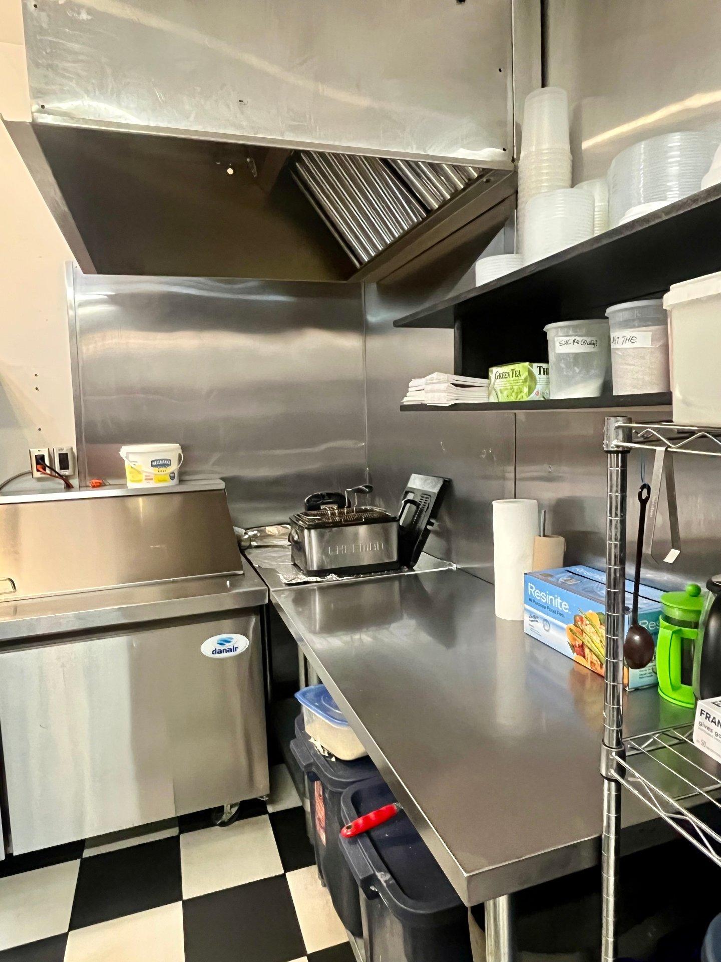 









367


Av. du Mont-Royal E.

,
Montréal (Le Plateau-Mont-Royal),




QC
H2T1R1

