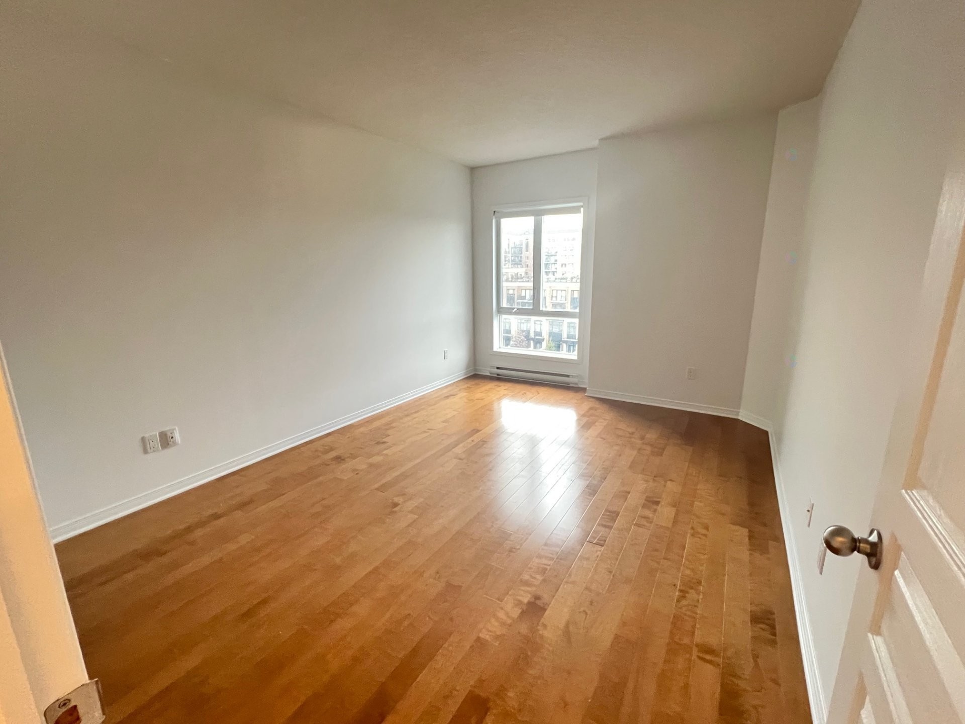 









3330


Boul. Le Carrefour

, 603,
Laval (Chomedey),




QC
H7T0B8

