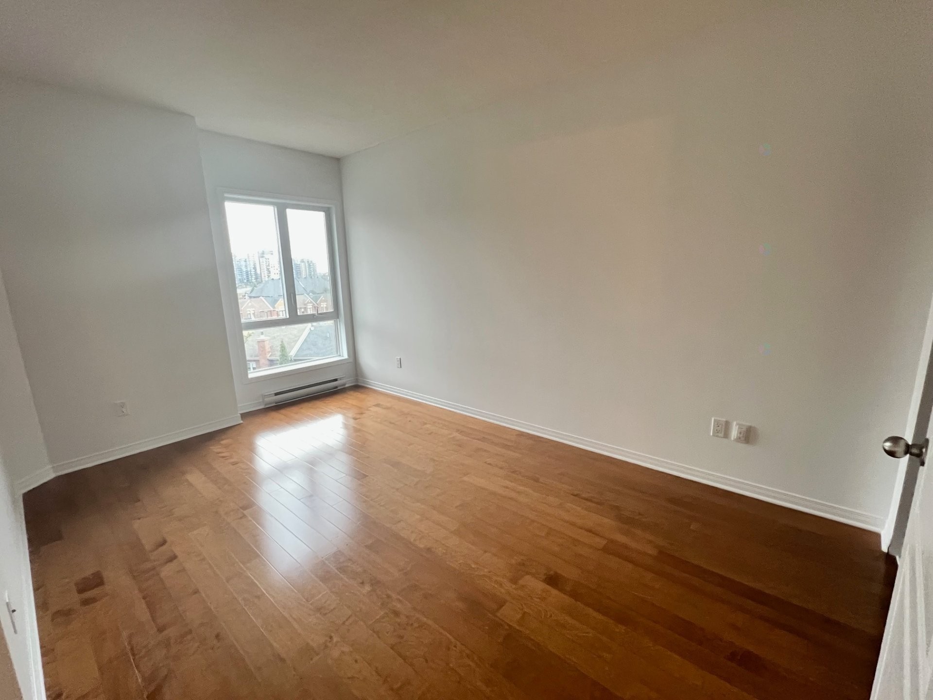 









3330


Boul. Le Carrefour

, 603,
Laval (Chomedey),




QC
H7T0B8

