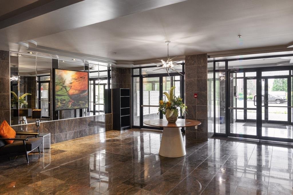 









3330


Boul. Le Carrefour

, 603,
Laval (Chomedey),




QC
H7T0B8

