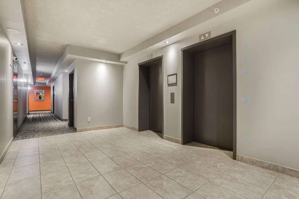 









3330


Boul. Le Carrefour

, 603,
Laval (Chomedey),




QC
H7T0B8

