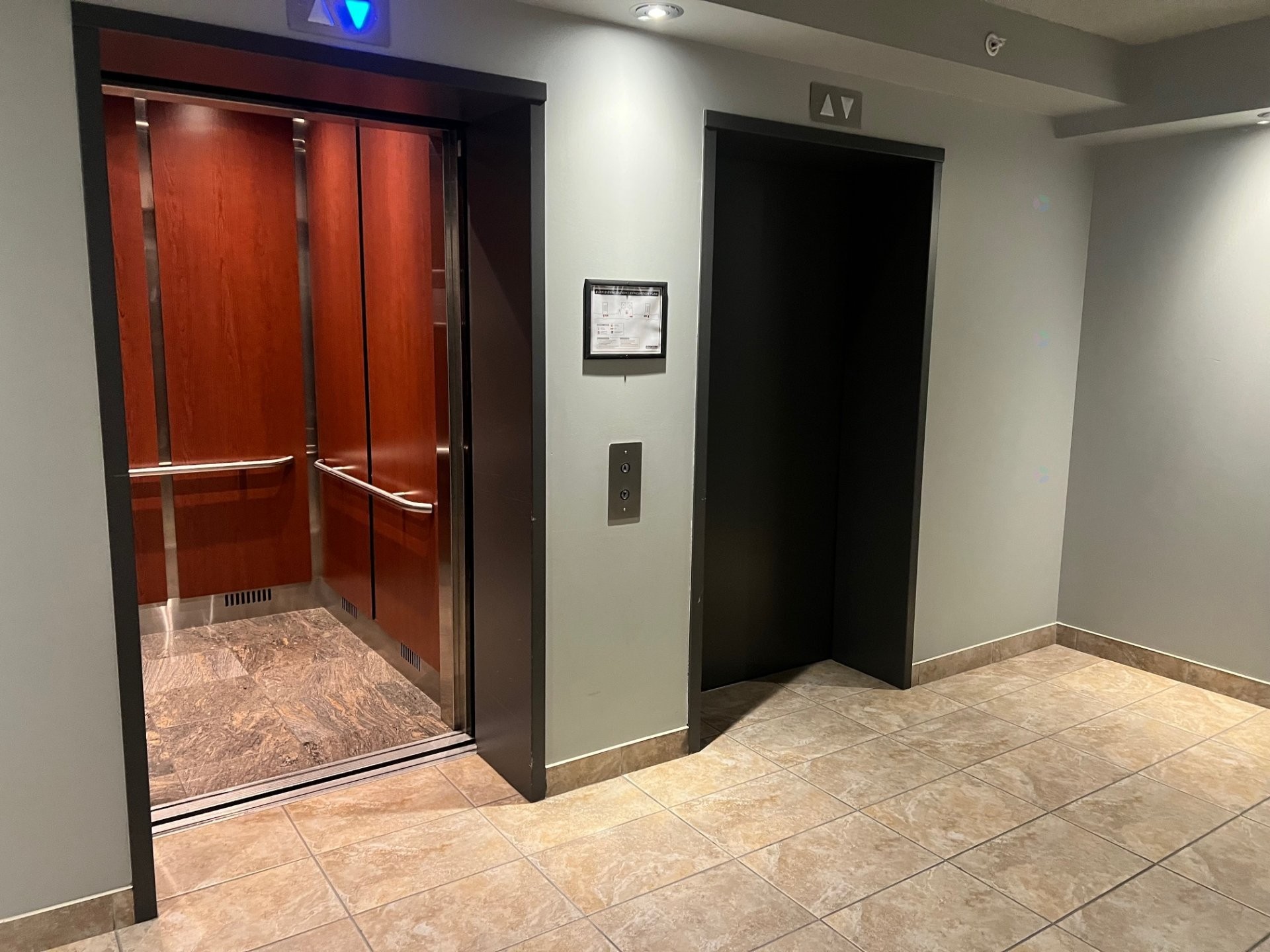 









3330


Boul. Le Carrefour

, 603,
Laval (Chomedey),




QC
H7T0B8

