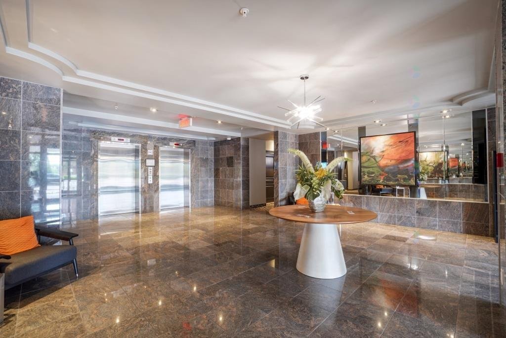 









3330


Boul. Le Carrefour

, 603,
Laval (Chomedey),




QC
H7T0B8

