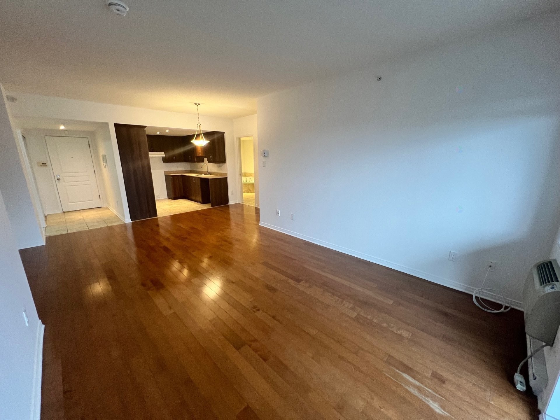 









3330


Boul. Le Carrefour

, 603,
Laval (Chomedey),




QC
H7T0B8

