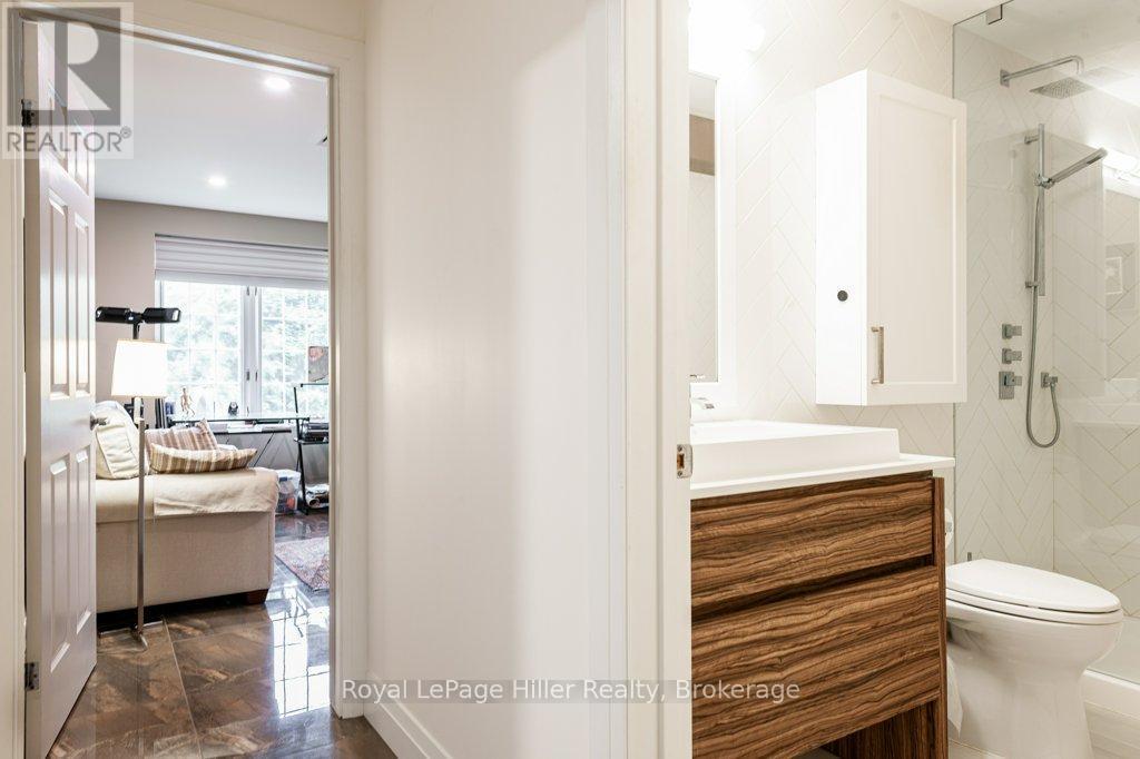 












205 - 30 FRONT STREET

,
Stratford,




Ontario
N5A7S3

