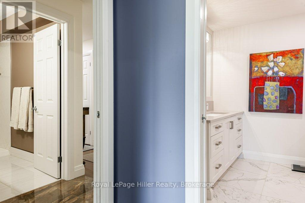 












205 - 30 FRONT STREET

,
Stratford,




Ontario
N5A7S3

