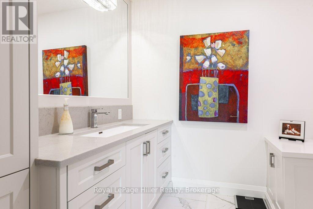 












205 - 30 FRONT STREET

,
Stratford,




Ontario
N5A7S3

