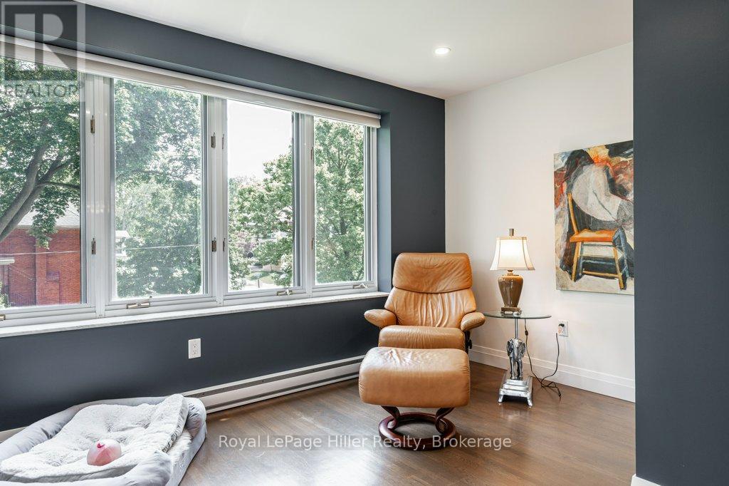 












205 - 30 FRONT STREET

,
Stratford,




Ontario
N5A7S3

