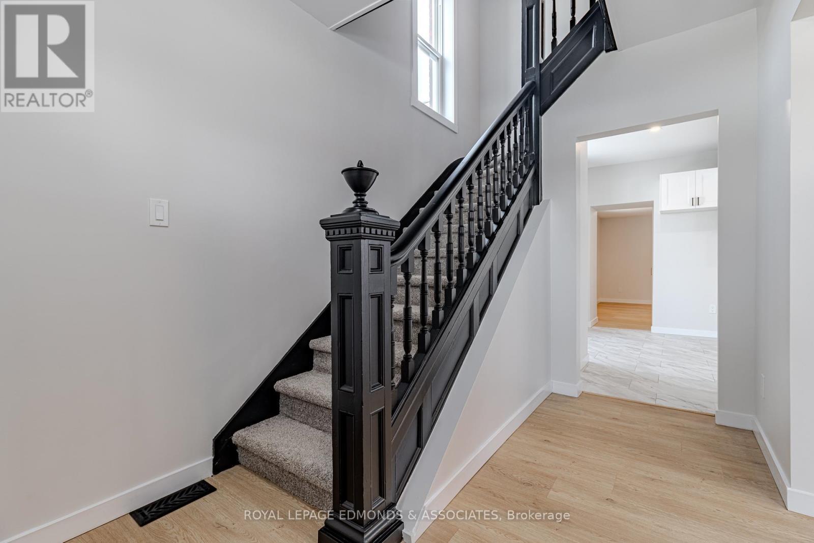 












204 MCALLISTER STREET

,
Pembroke,




Ontario
K8A3G2

