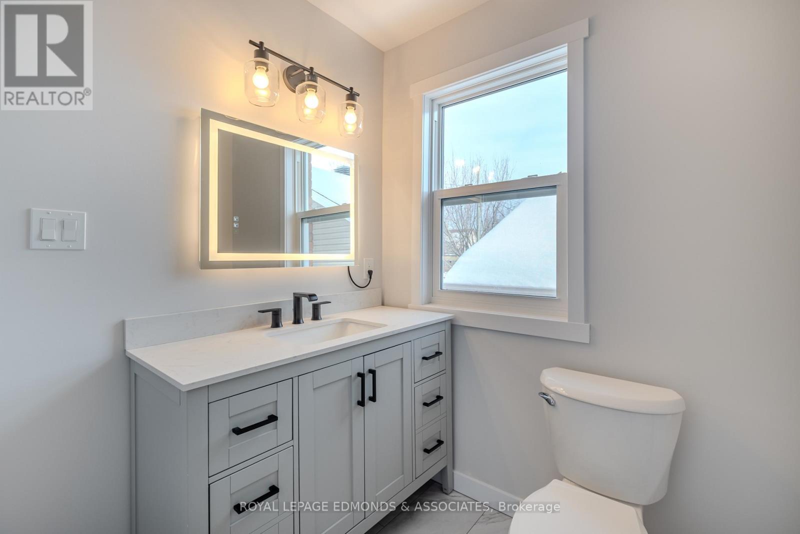 












204 MCALLISTER STREET

,
Pembroke,




Ontario
K8A3G2

