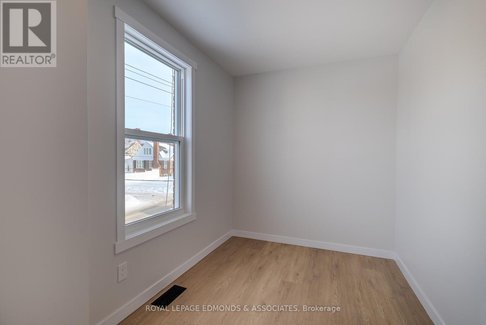 












204 MCALLISTER STREET

,
Pembroke,




Ontario
K8A3G2

