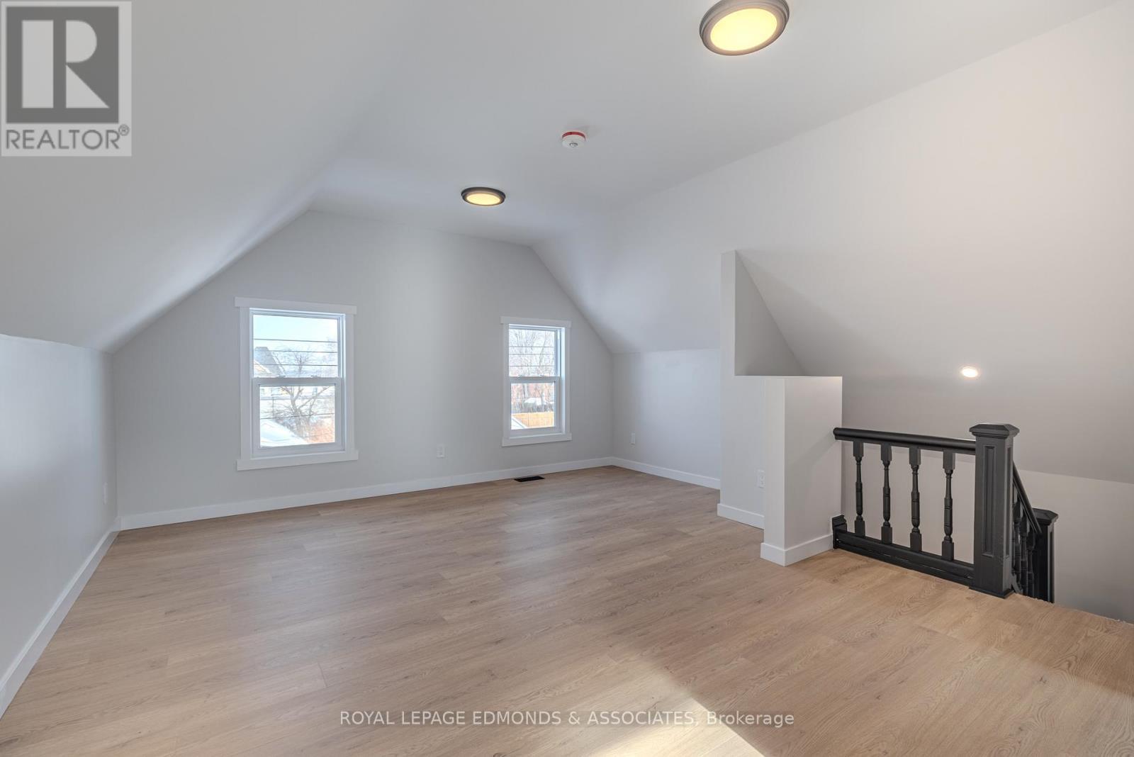 












204 MCALLISTER STREET

,
Pembroke,




Ontario
K8A3G2

