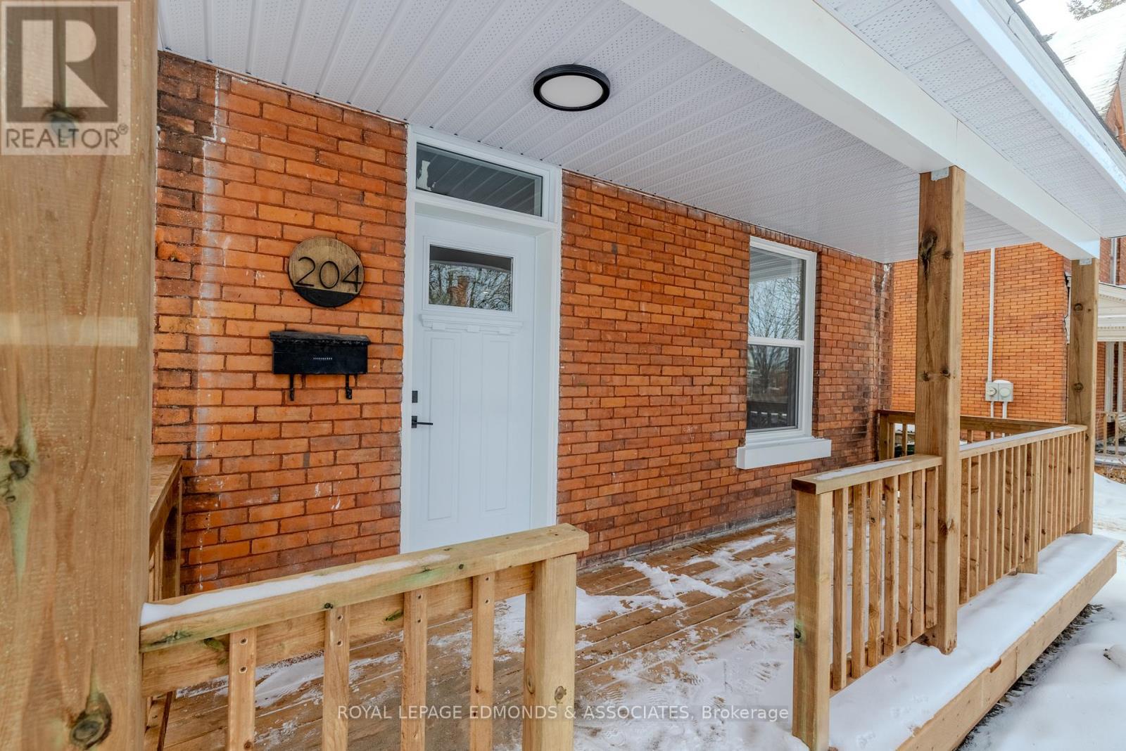 












204 MCALLISTER STREET

,
Pembroke,




Ontario
K8A3G2

