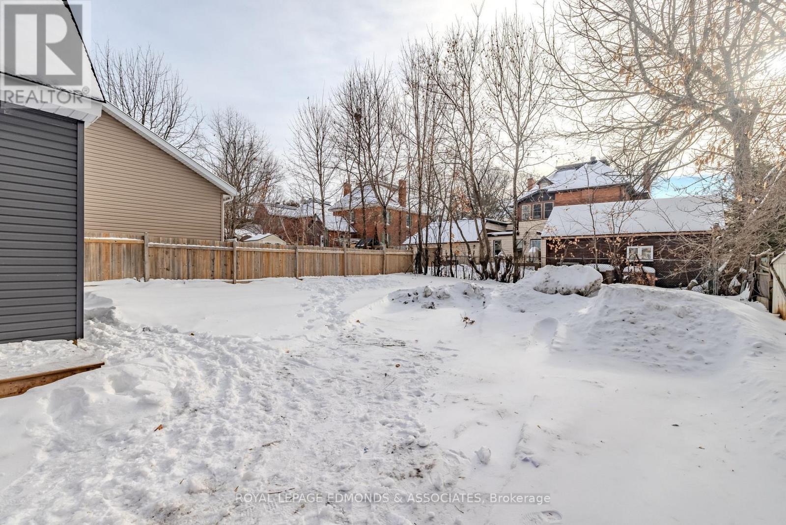 












204 MCALLISTER STREET

,
Pembroke,




Ontario
K8A3G2

