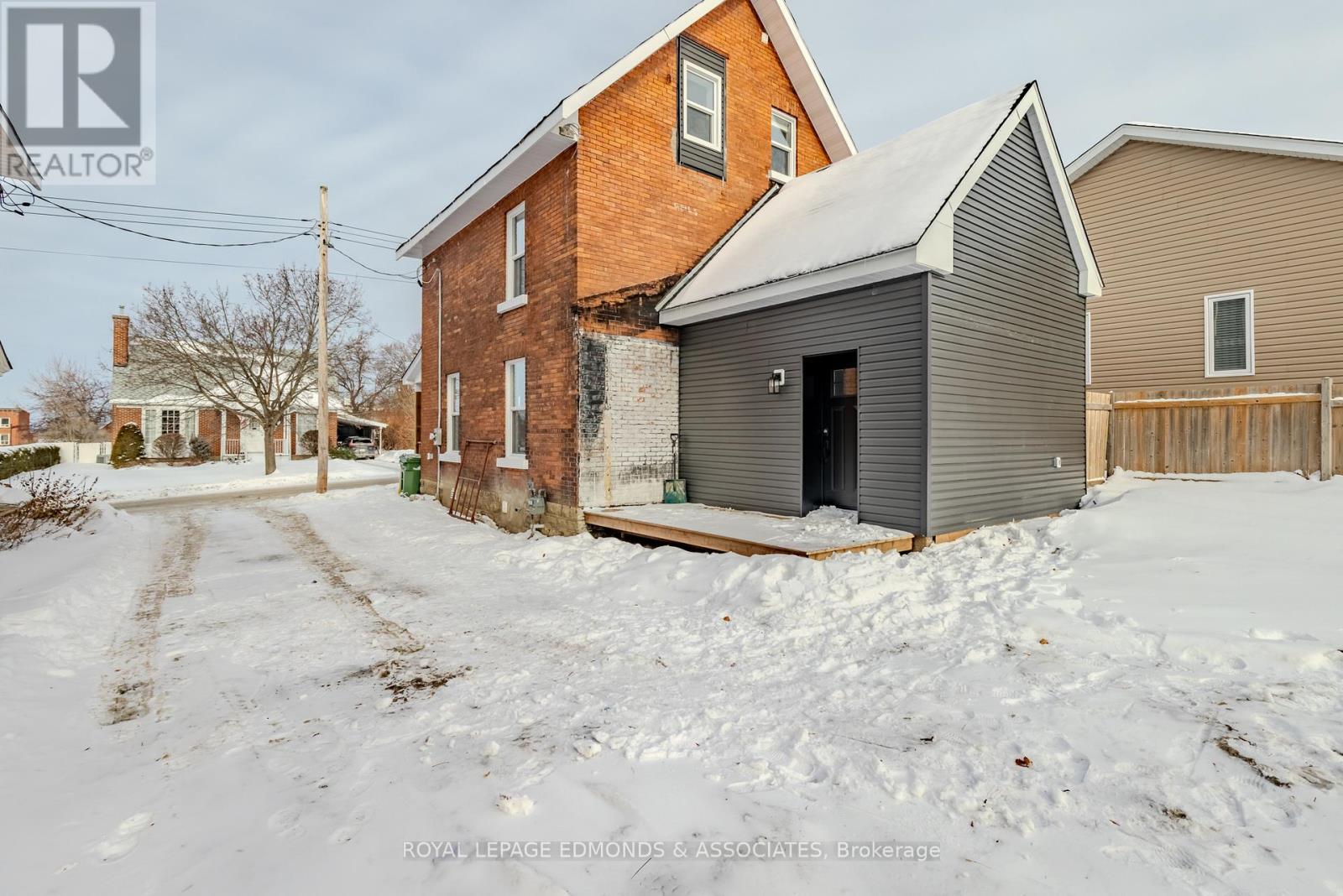 












204 MCALLISTER STREET

,
Pembroke,




Ontario
K8A3G2

