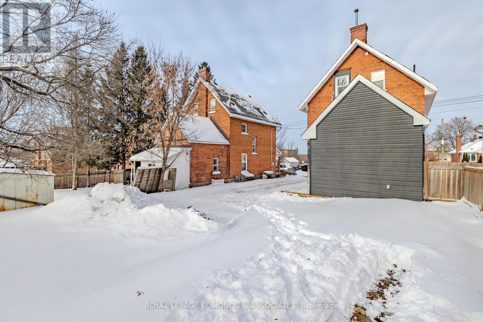 












204 MCALLISTER STREET

,
Pembroke,




Ontario
K8A3G2

