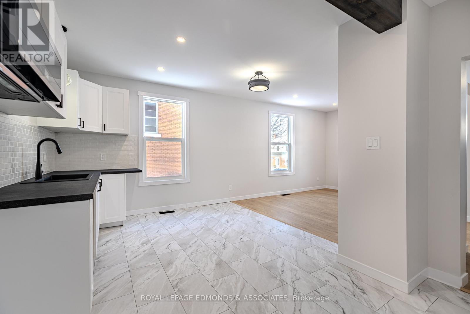 












204 MCALLISTER STREET

,
Pembroke,




Ontario
K8A3G2

