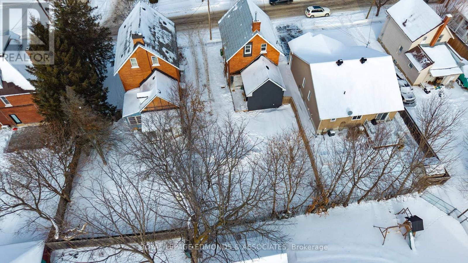 












204 MCALLISTER STREET

,
Pembroke,




Ontario
K8A3G2

