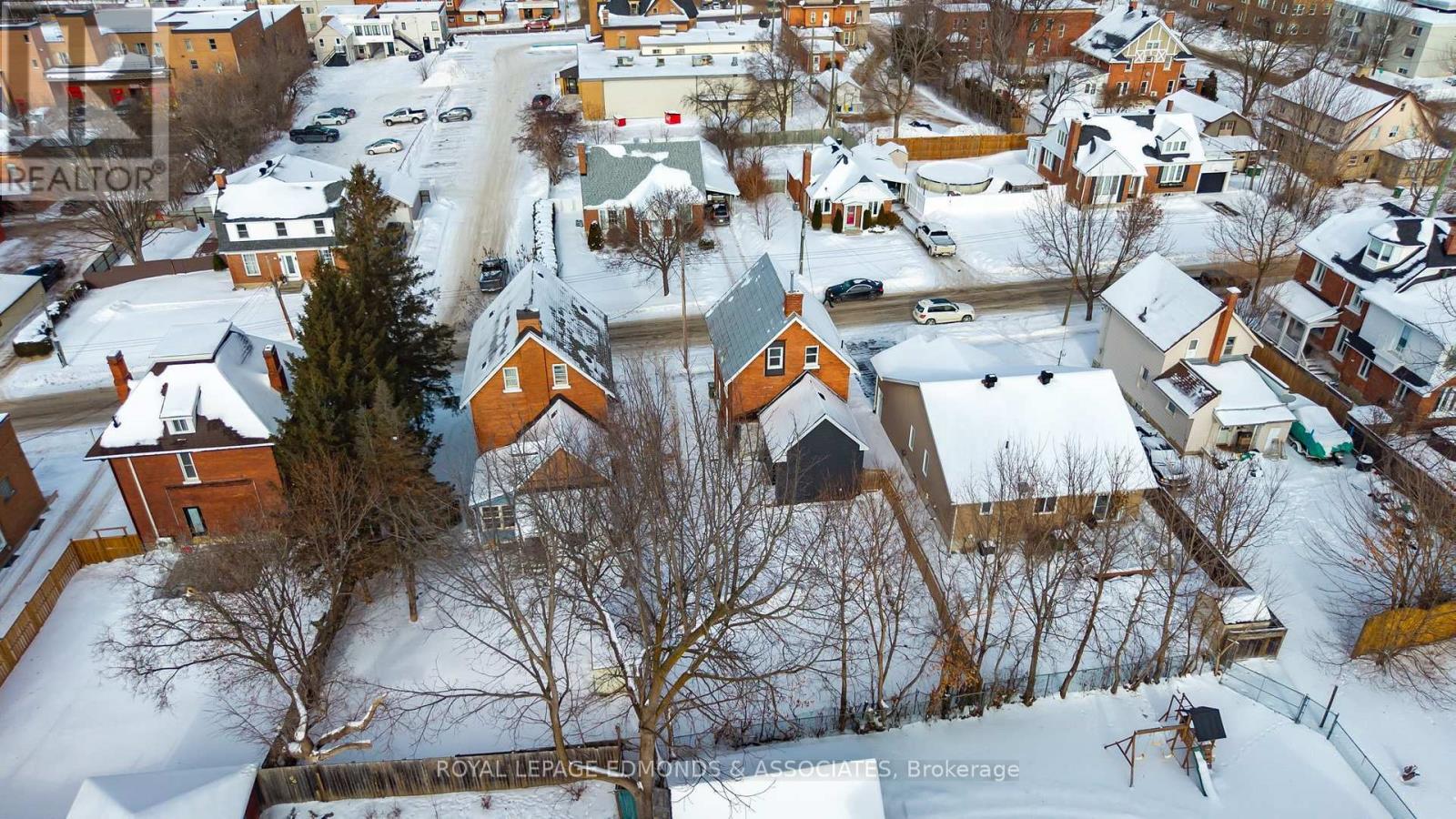 












204 MCALLISTER STREET

,
Pembroke,




Ontario
K8A3G2

