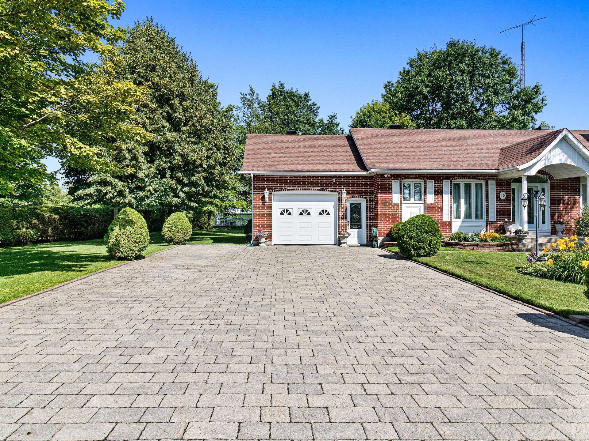 









10


Rue Janick

,
Brownsburg-Chatham,




QC
J8G1P3

