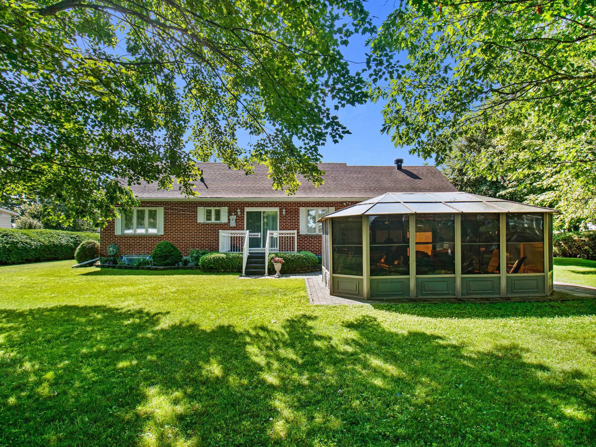 









10


Rue Janick

,
Brownsburg-Chatham,




QC
J8G1P3

