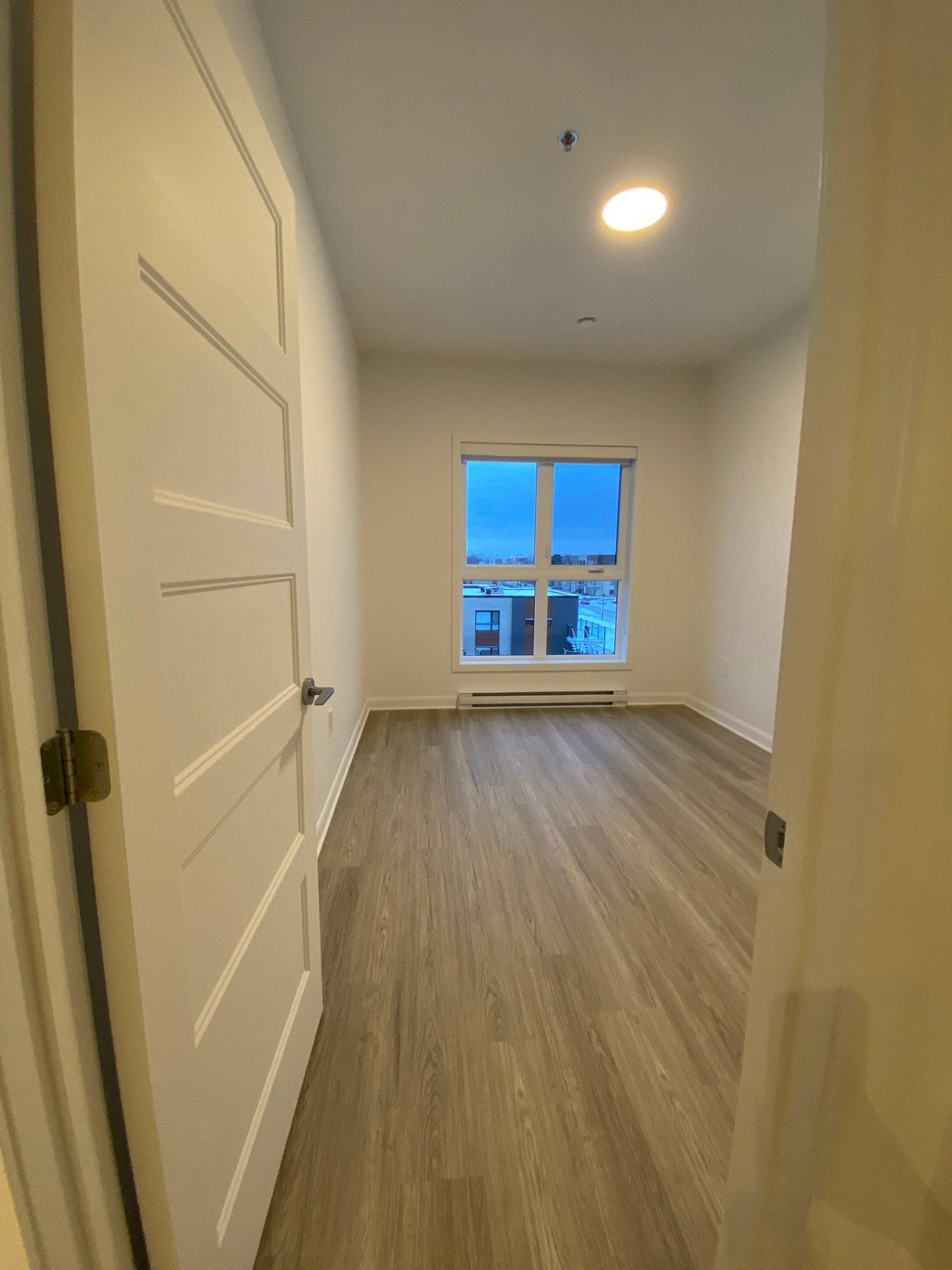 









4325


Rue des Dirigeables

, 402,
Longueuil (Saint-Hubert),




QC
J3Y3Y7

