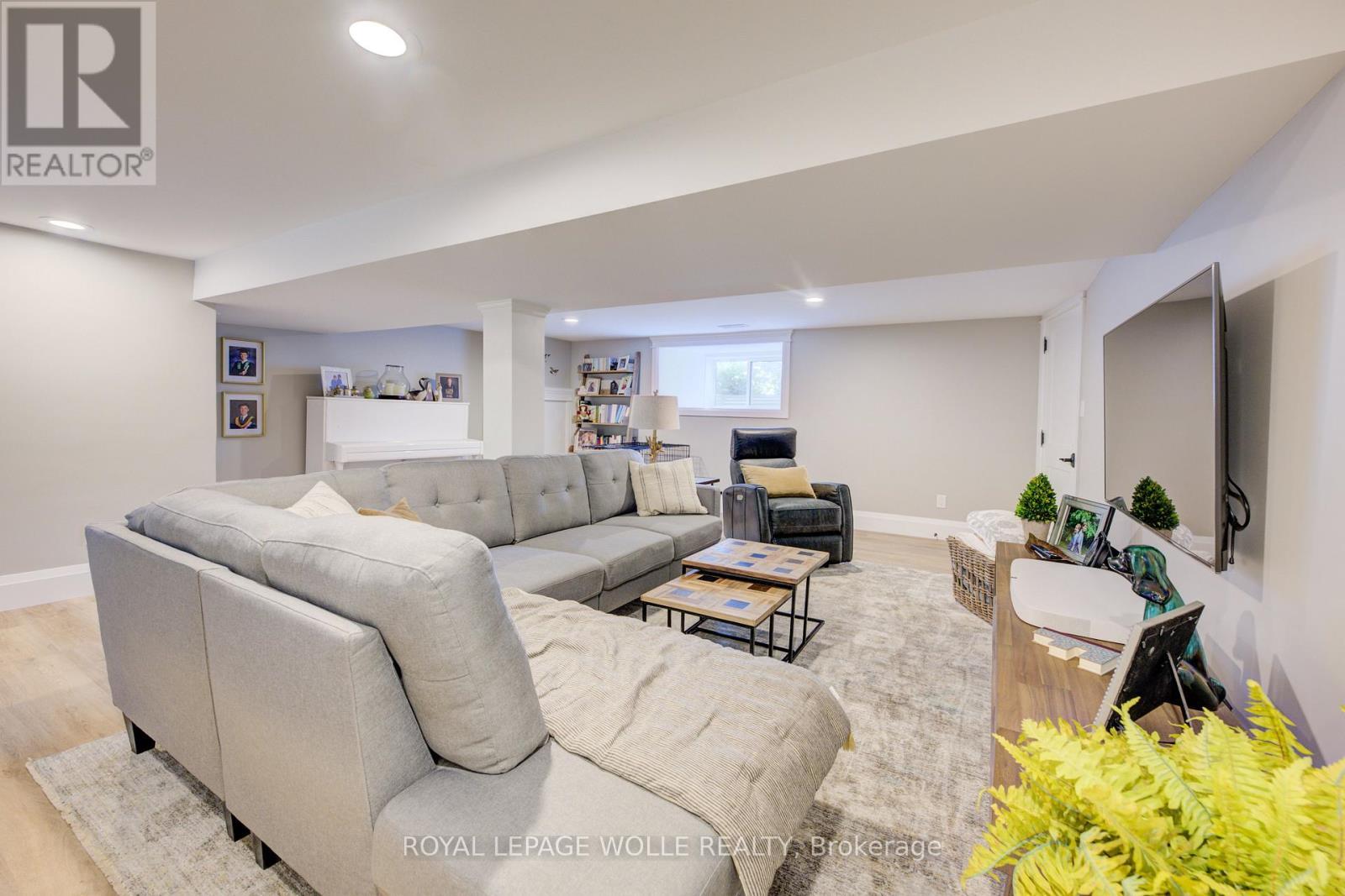 












6265 LINE 89

,
North Perth,




Ontario
N0G1Y0

