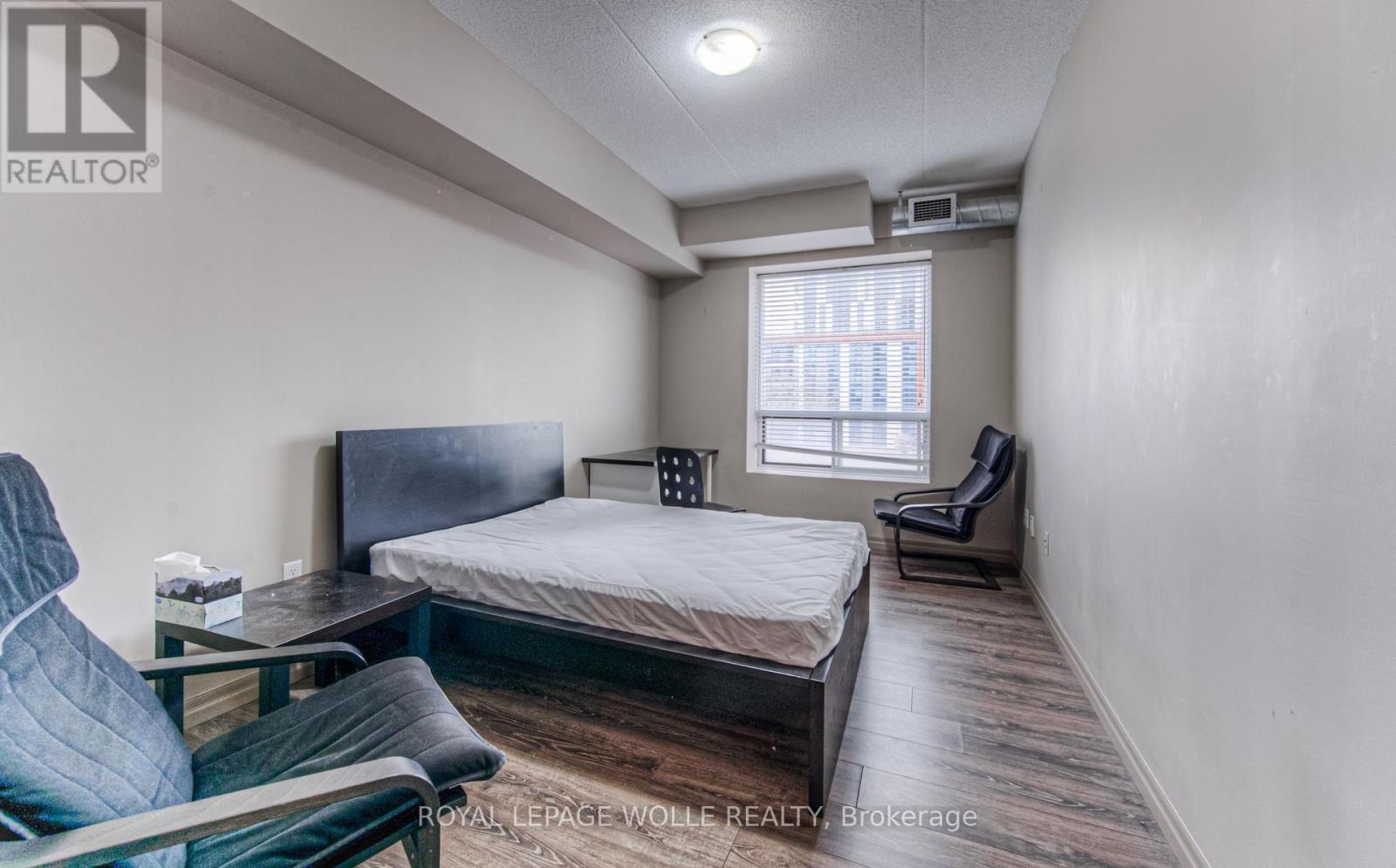 












401 - 8 HICKORY STREET W

,
Waterloo,




Ontario
N2L3H6

