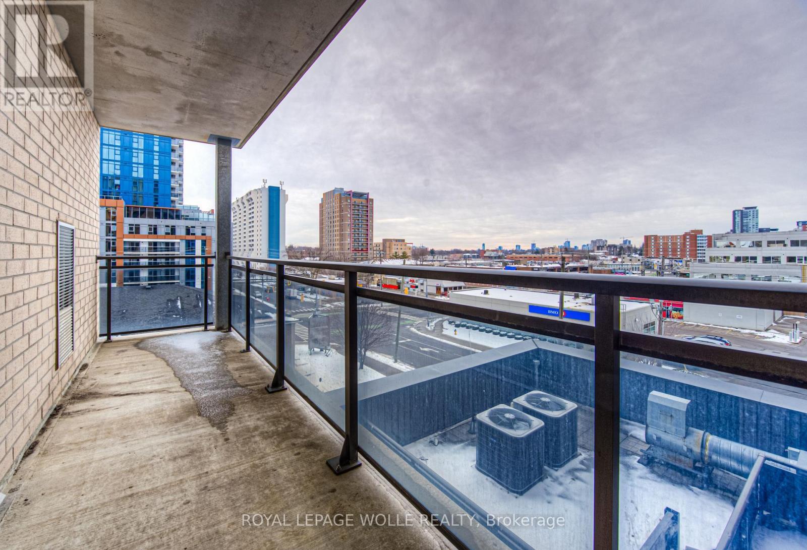 












401 - 8 HICKORY STREET W

,
Waterloo,




Ontario
N2L3H6

