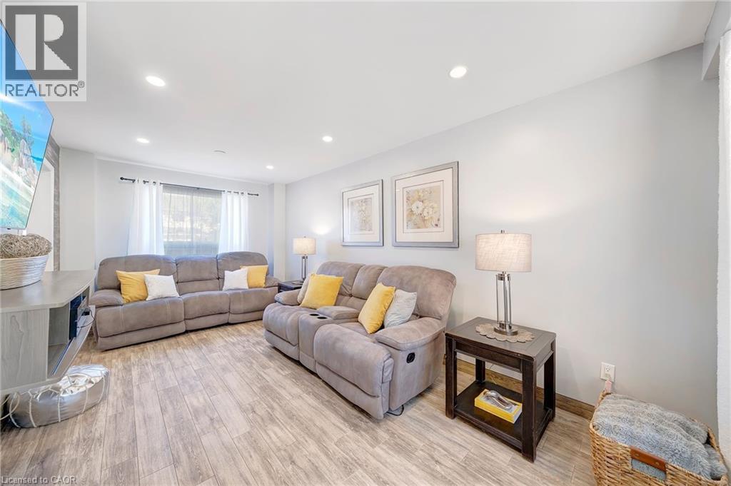 












22 PLEASANT GROVE Terrace

,
Grimsby,




Ontario
L3M5G8

