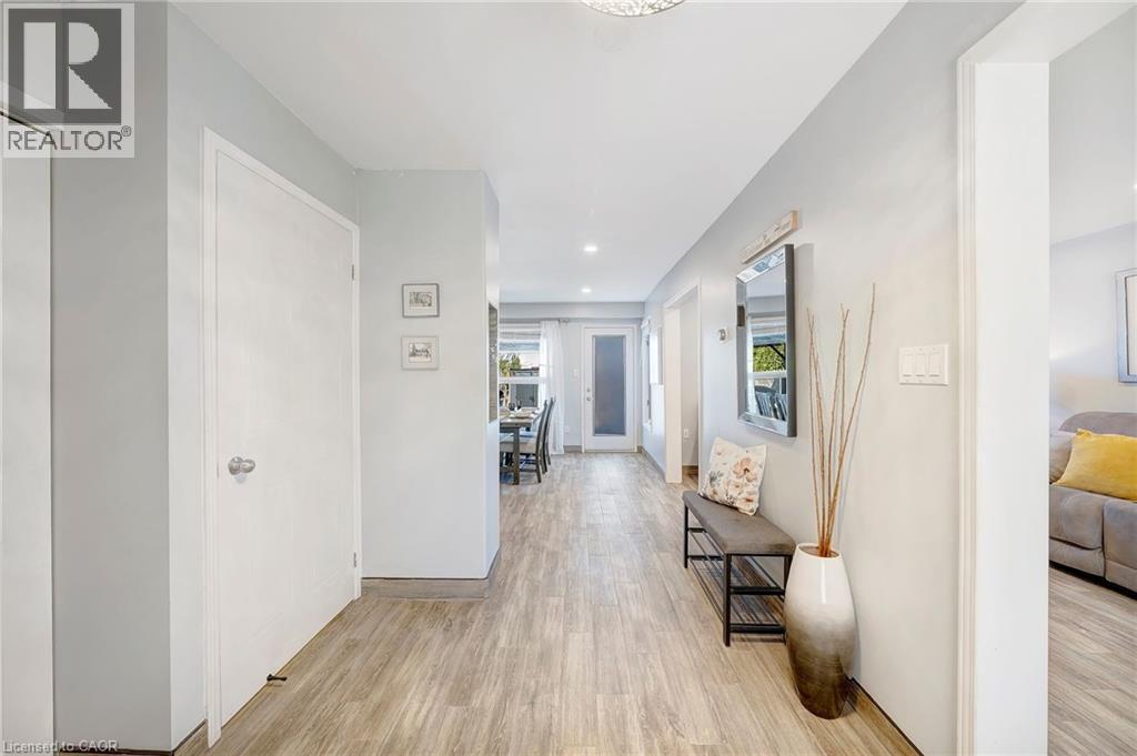 












22 PLEASANT GROVE Terrace

,
Grimsby,




Ontario
L3M5G8

