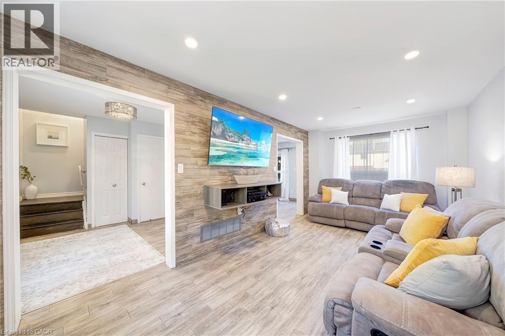 












22 PLEASANT GROVE Terrace

,
Grimsby,




Ontario
L3M5G8

