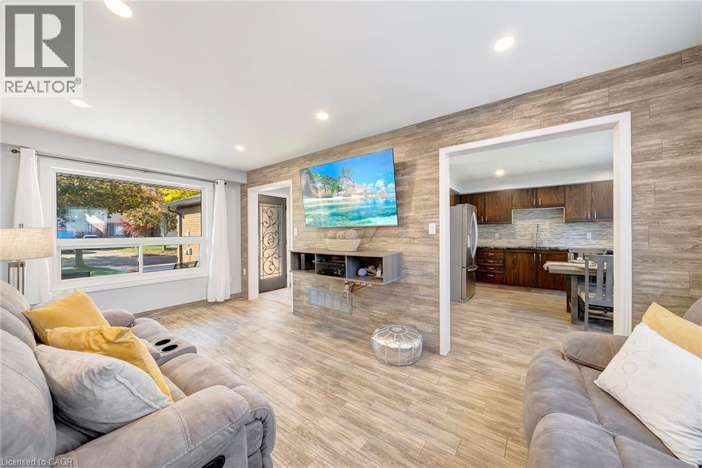 












22 PLEASANT GROVE Terrace

,
Grimsby,




Ontario
L3M5G8

