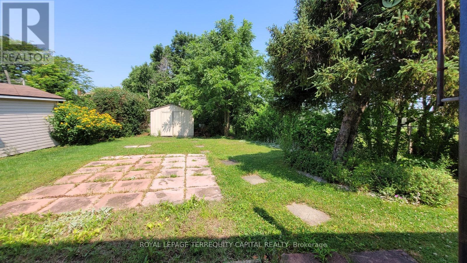 












MAIN - 27 FAIRBURN AVENUE

,
St. Catharines,




Ontario
L2T1B1

