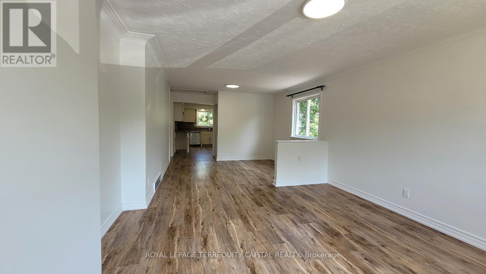 












MAIN - 27 FAIRBURN AVENUE

,
St. Catharines,




Ontario
L2T1B1

