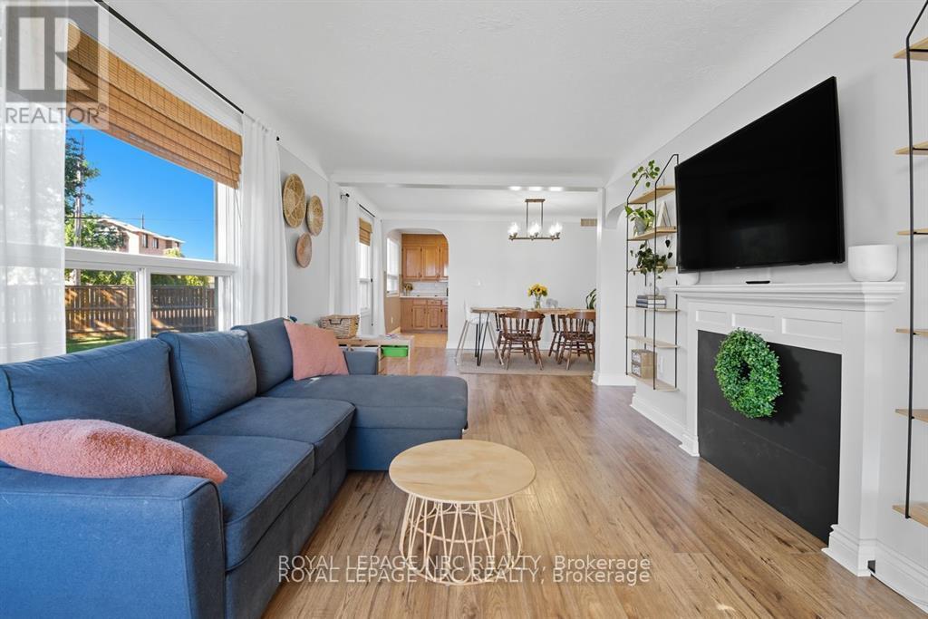 












2459 THOMPSON ROAD

,
Niagara Falls (Church's Lane),




Ontario
L2E6S4

