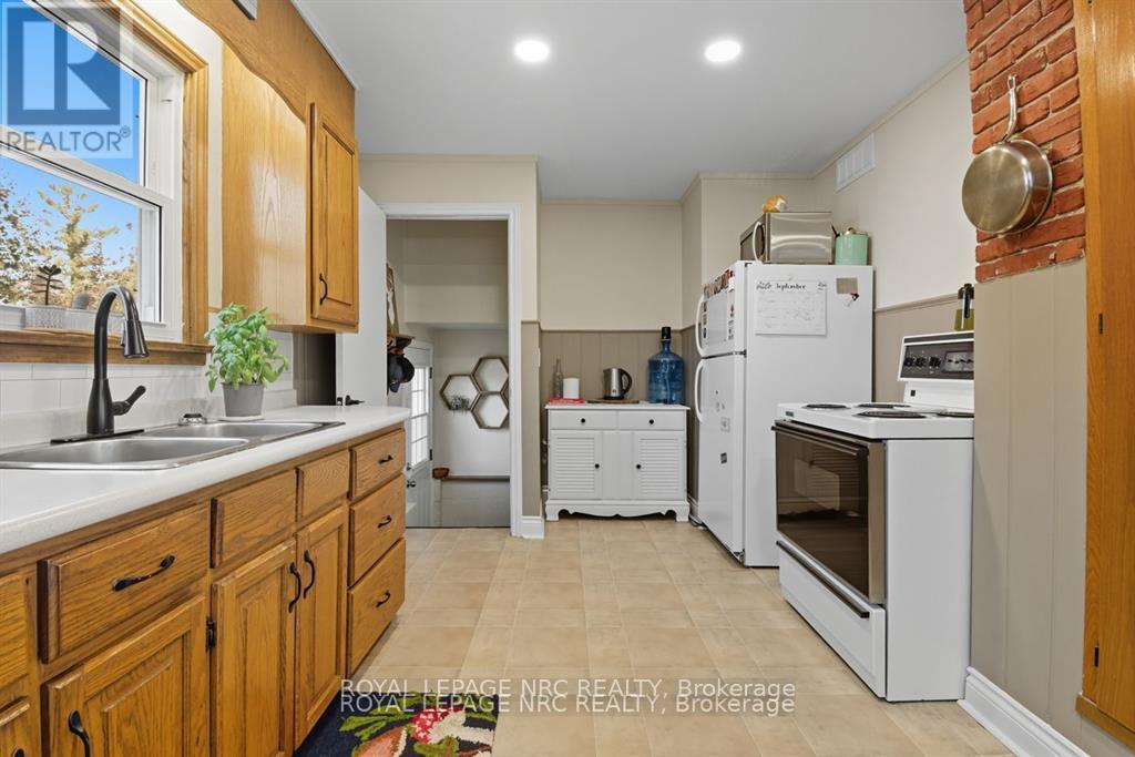 












2459 THOMPSON ROAD

,
Niagara Falls (Church's Lane),




Ontario
L2E6S4

