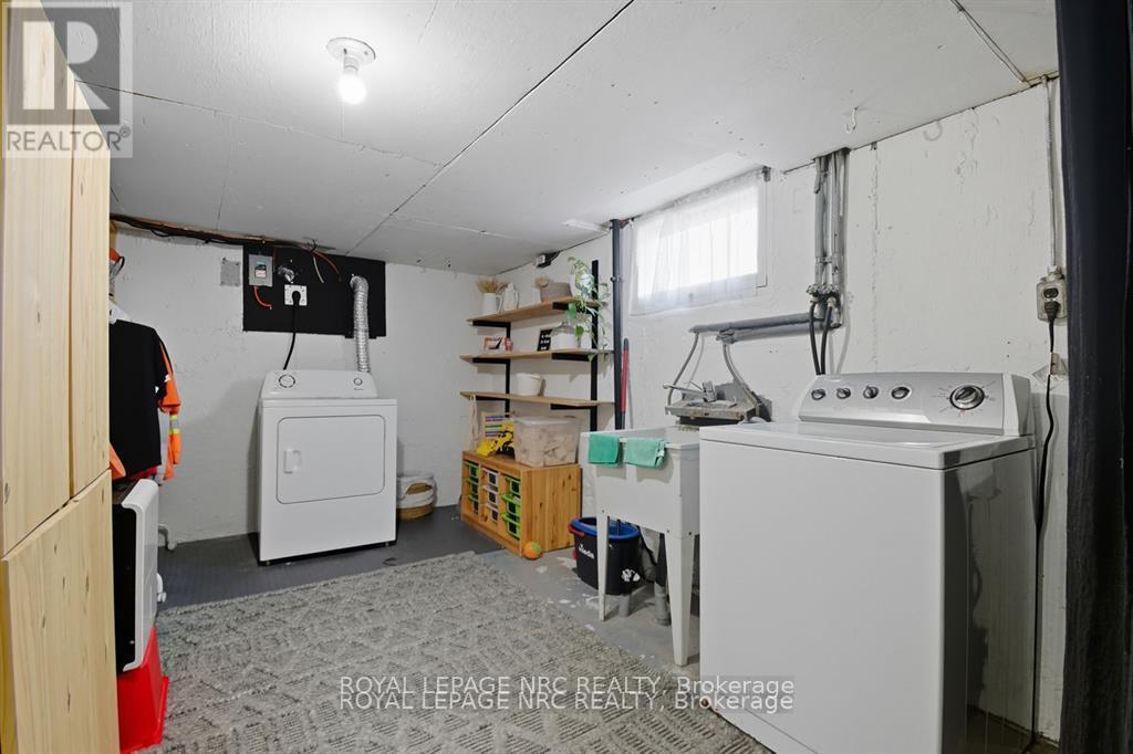 












2459 THOMPSON ROAD

,
Niagara Falls (Church's Lane),




Ontario
L2E6S4

