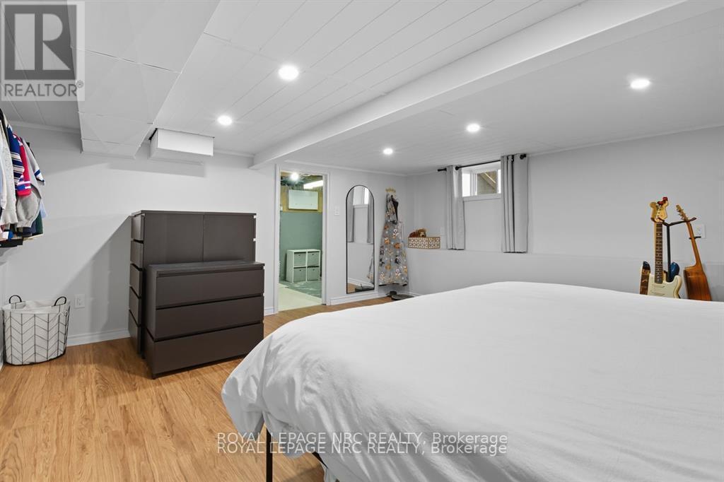 












2459 THOMPSON ROAD

,
Niagara Falls (Church's Lane),




Ontario
L2E6S4

