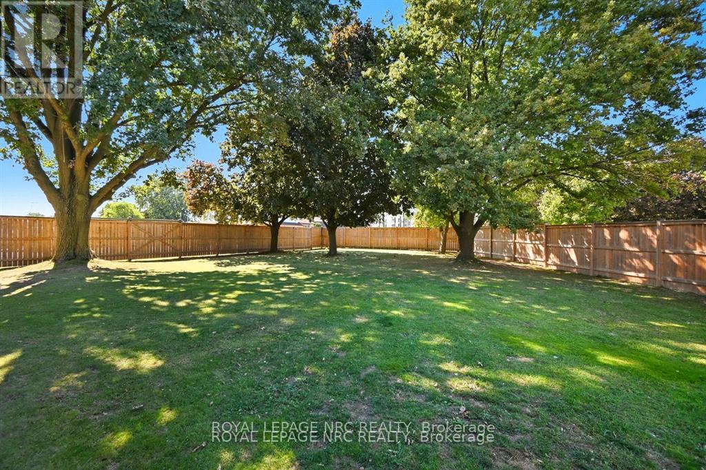 












2459 THOMPSON ROAD

,
Niagara Falls (Church's Lane),




Ontario
L2E6S4

