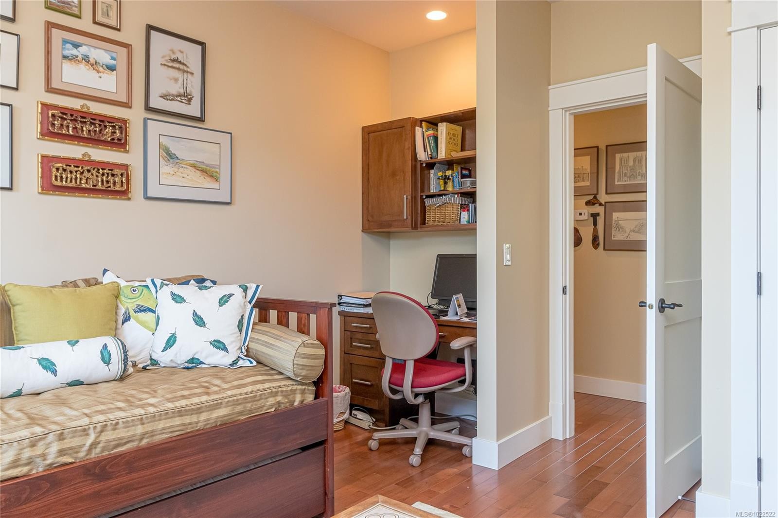 









598


Arbutus

St,
Qualicum Beach,




BC
V9K 1K6

