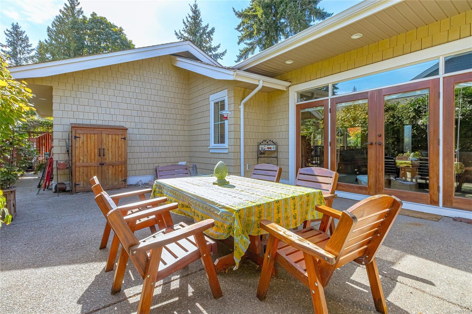 









598


Arbutus

St,
Qualicum Beach,




BC
V9K 1K6

