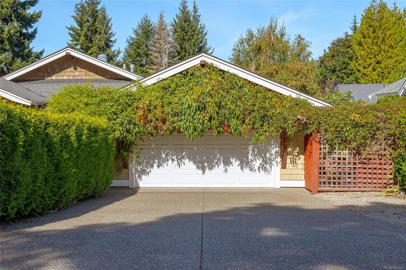 









598


Arbutus

St,
Qualicum Beach,




BC
V9K 1K6

