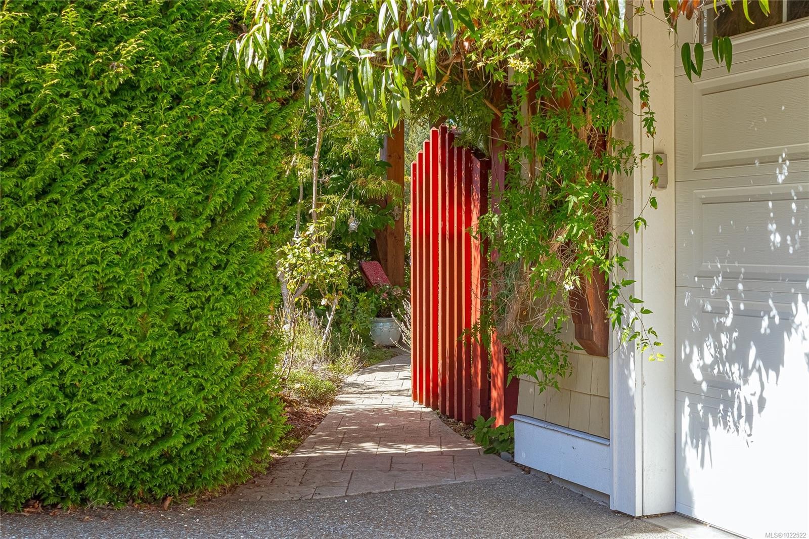 









598


Arbutus

St,
Qualicum Beach,




BC
V9K 1K6

