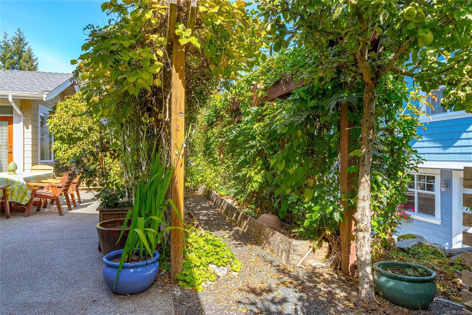 









598


Arbutus

St,
Qualicum Beach,




BC
V9K 1K6

