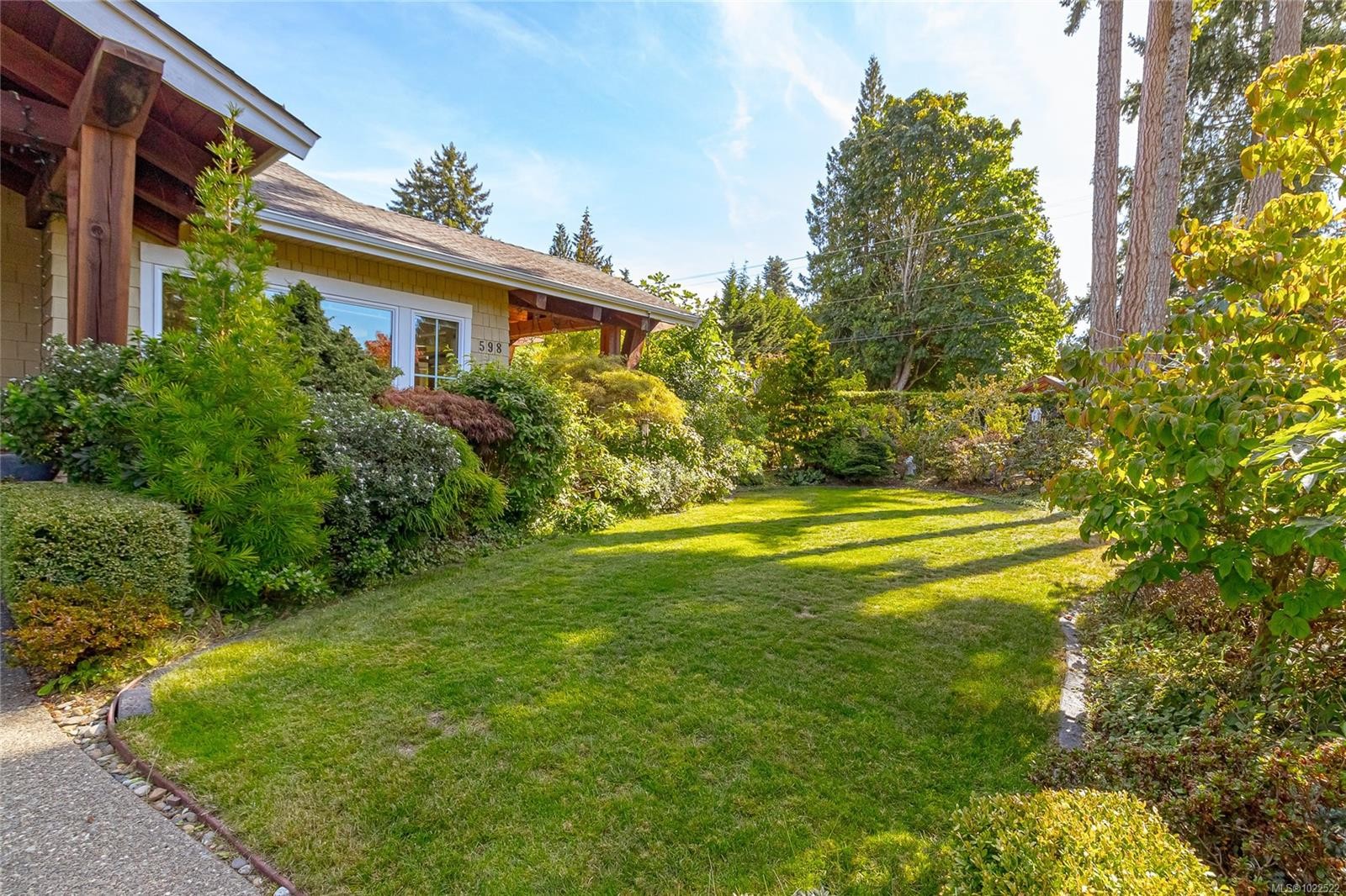 









598


Arbutus

St,
Qualicum Beach,




BC
V9K 1K6

