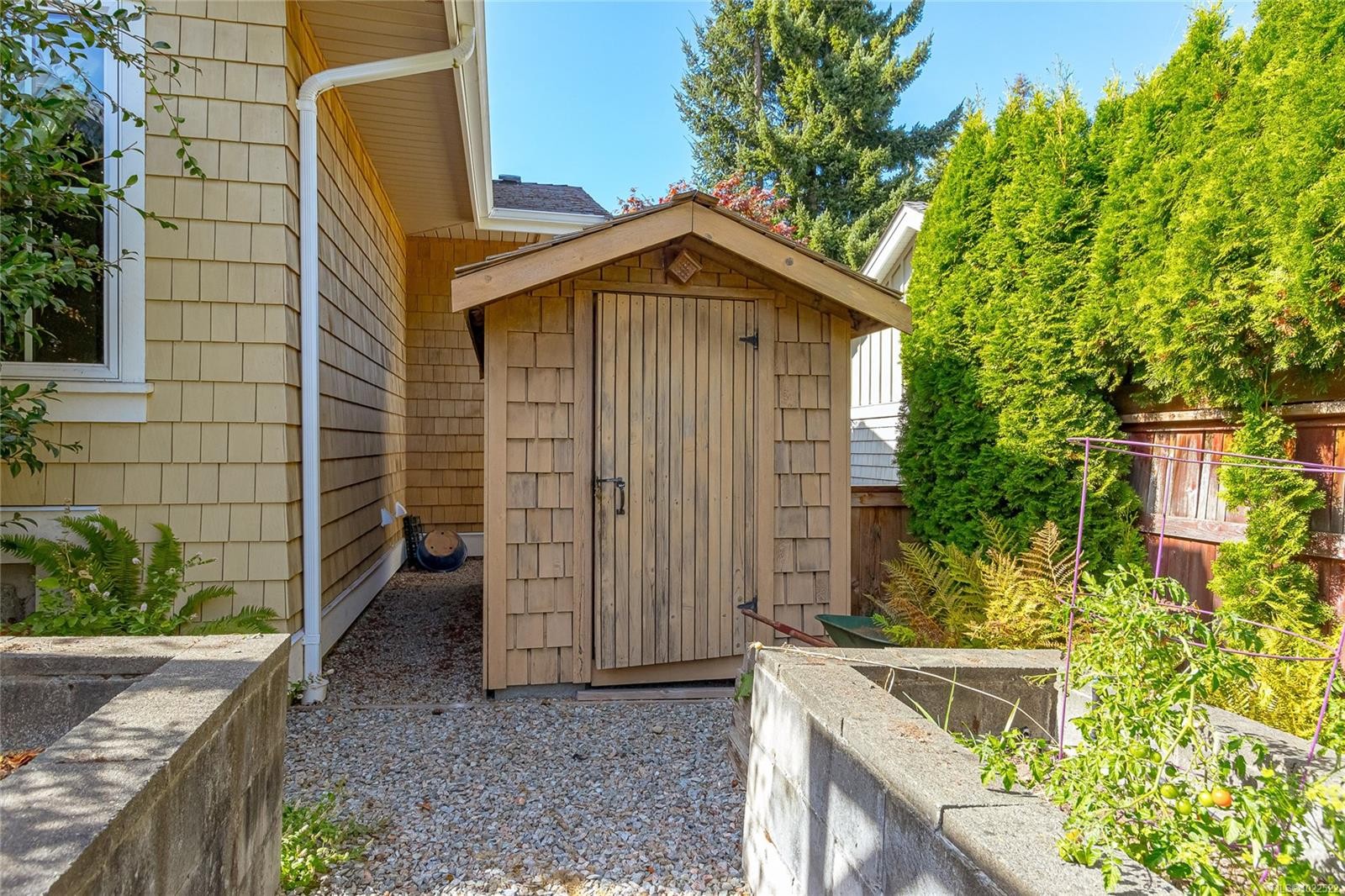 









598


Arbutus

St,
Qualicum Beach,




BC
V9K 1K6

