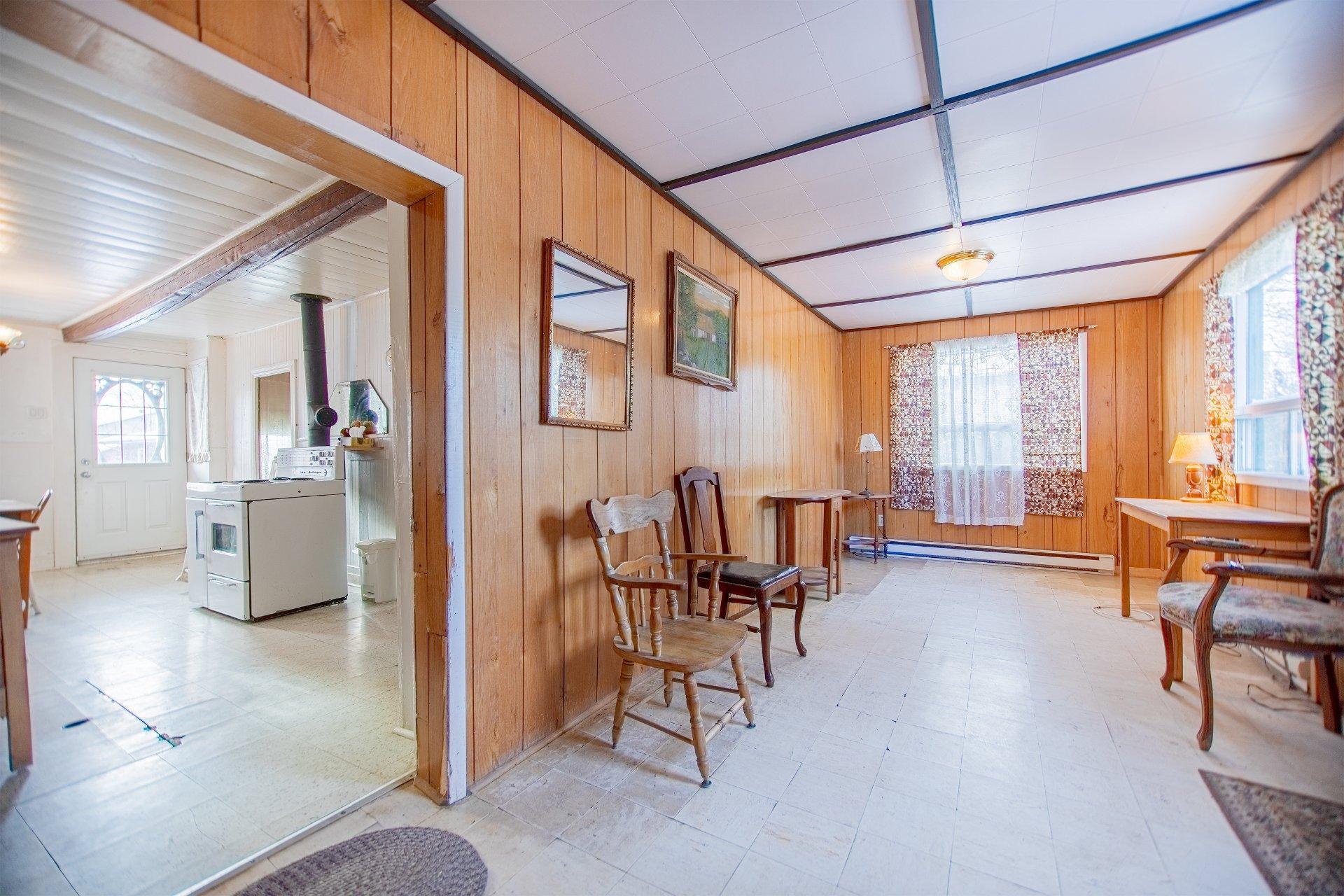 









871


Rue St-Antoine

,
Contrecoeur,




QC
J0L1C0

