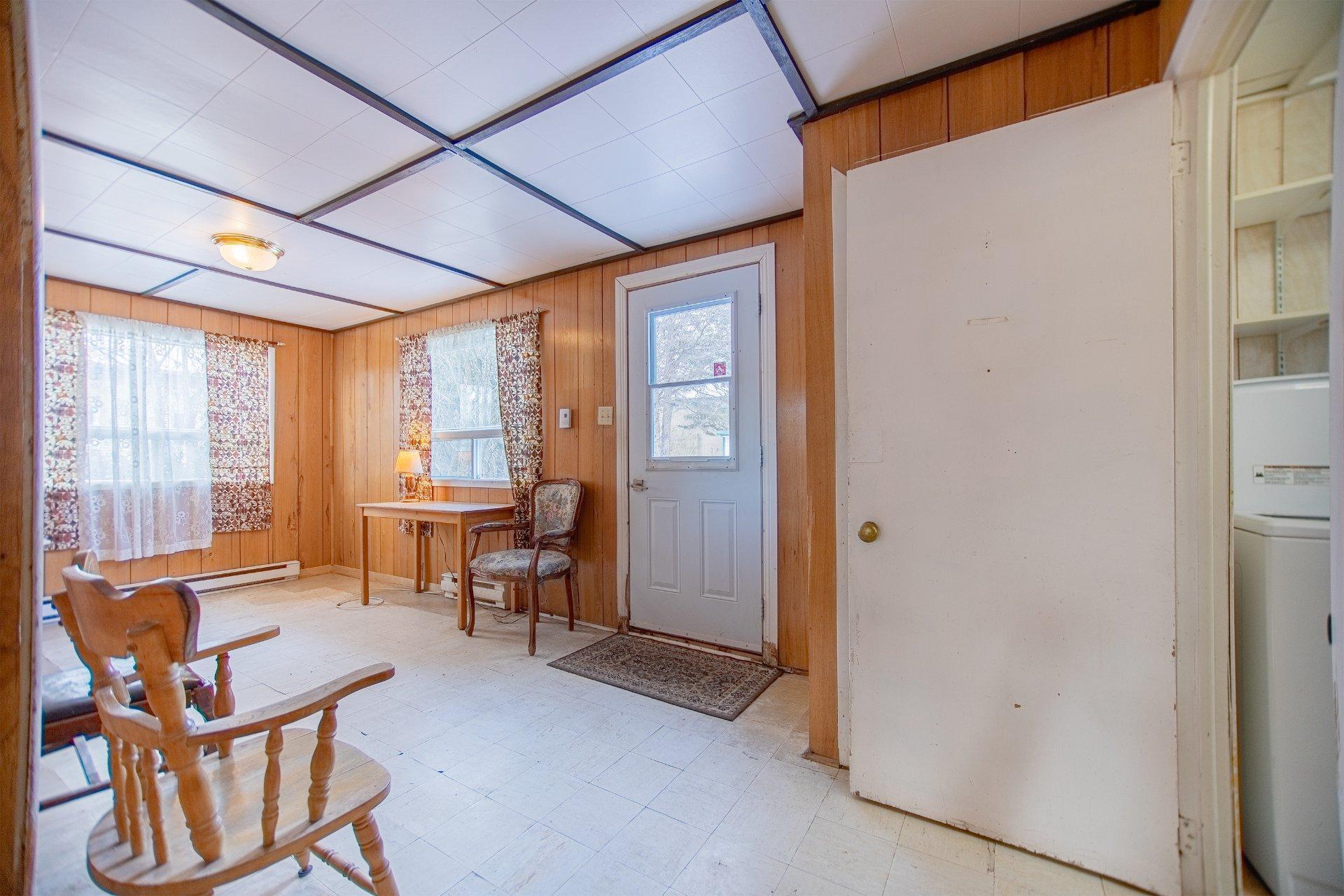 









871


Rue St-Antoine

,
Contrecoeur,




QC
J0L1C0

